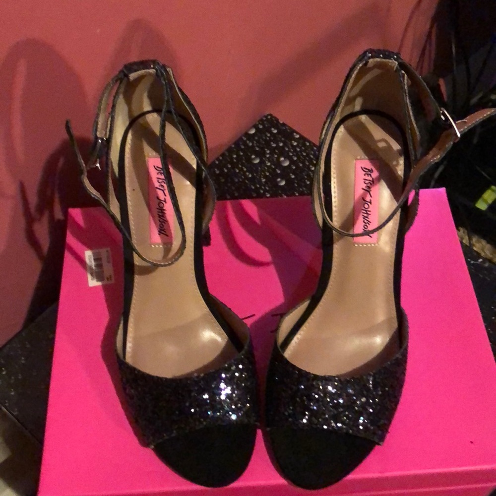 Betsey Johnson Women’s shoe